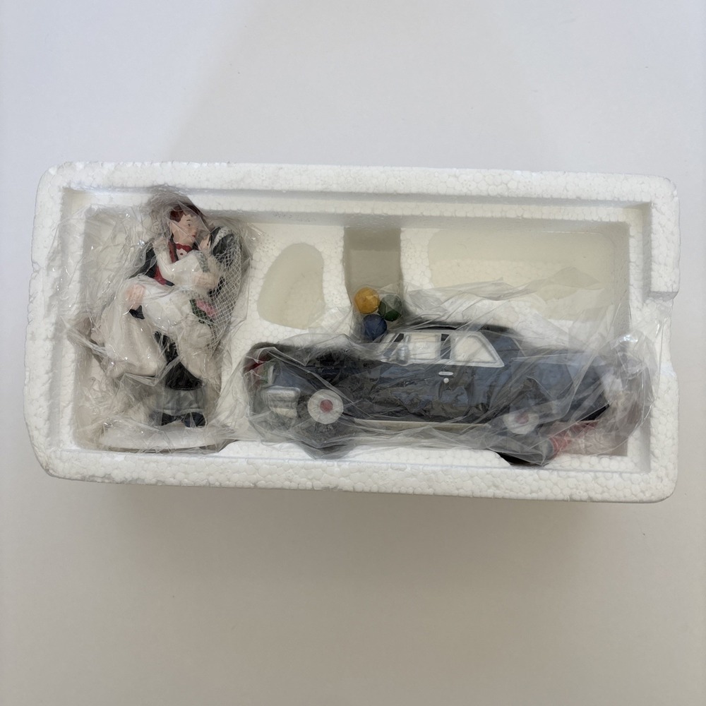 Department 56 Snow Village Just Married Set of 2 Porcelain Village Accessories - Picture 12 of 16